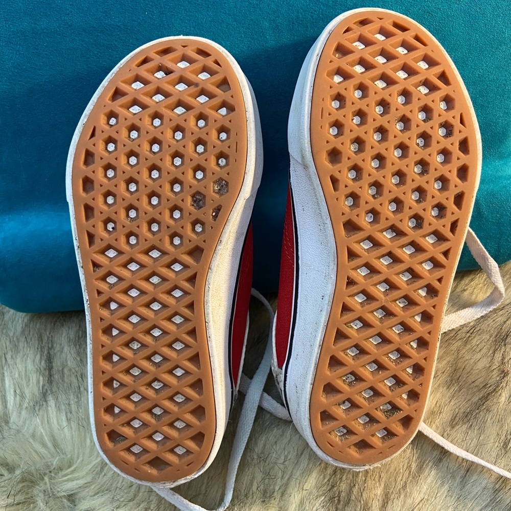 Vans shoes. - Picture 2 of 6